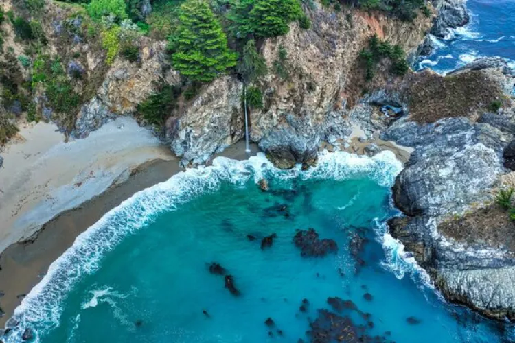 Diamond Beach: Pantai Tersembunyi yang Wajib Dikunjungi
