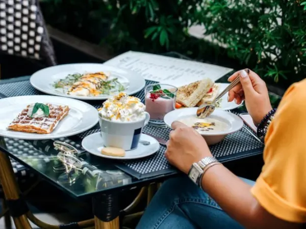 Kuliner Seminyak: Restoran Fine Dining dan Kafe Terbaik