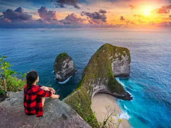 Nusa Penida Barat vs Timur: Panduan Rute Lengkap