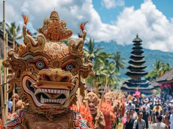 Pura Luhur Uluwatu: Sejarah, Tiket, dan Tari Kecak