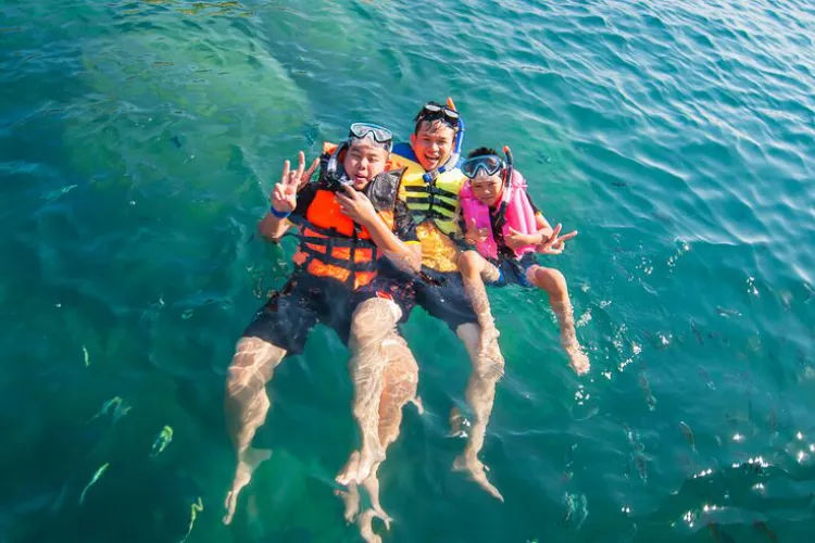 Snorkeling dan Diving di Nusa Lembongan: Spot dan Operator Terbaik